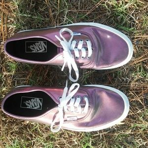 📣 iridescent Van's